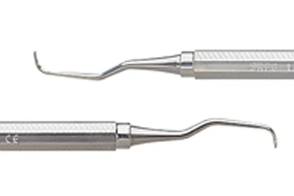 歯肉縁下の歯石除去（スケーリング・ルートプレーニング）